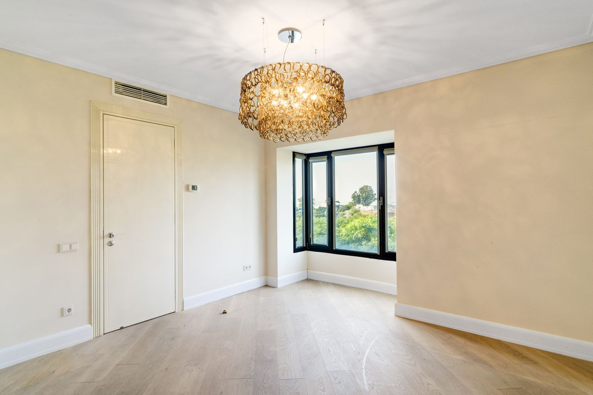 Se vende Villa - Chalet de 6 dormitorios en Costa Del Sol, Málaga, España