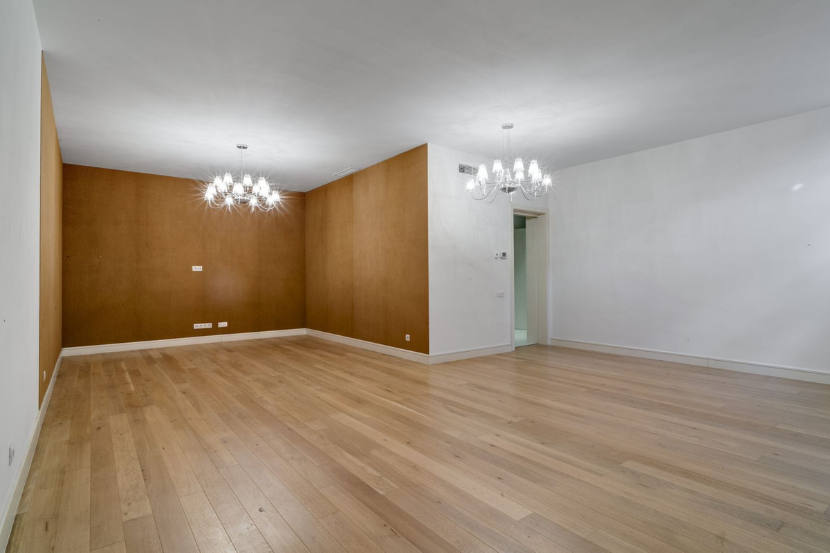 Se vende Villa - Chalet de 6 dormitorios en Costa Del Sol, Málaga, España
