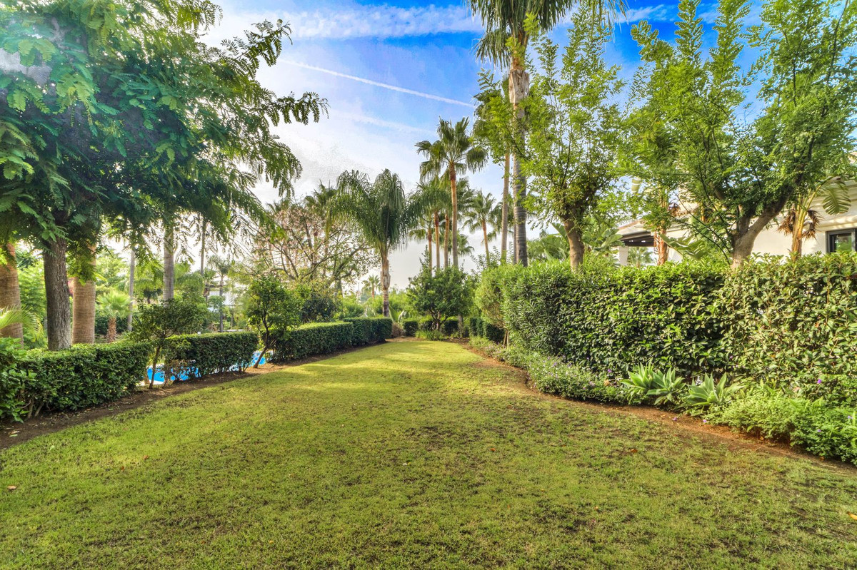Se vende Villa - Chalet de 6 dormitorios en Costa Del Sol, Málaga, España