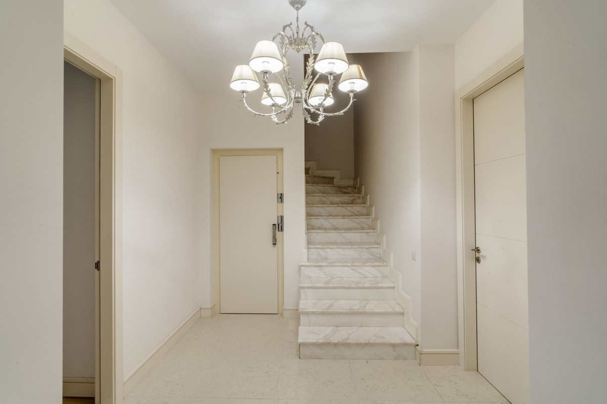 Se vende Villa - Chalet de 6 dormitorios en Costa Del Sol, Málaga, España