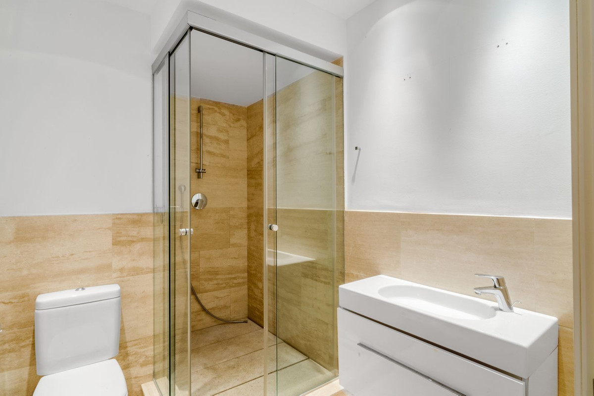 Se vende Villa - Chalet de 6 dormitorios en Costa Del Sol, Málaga, España