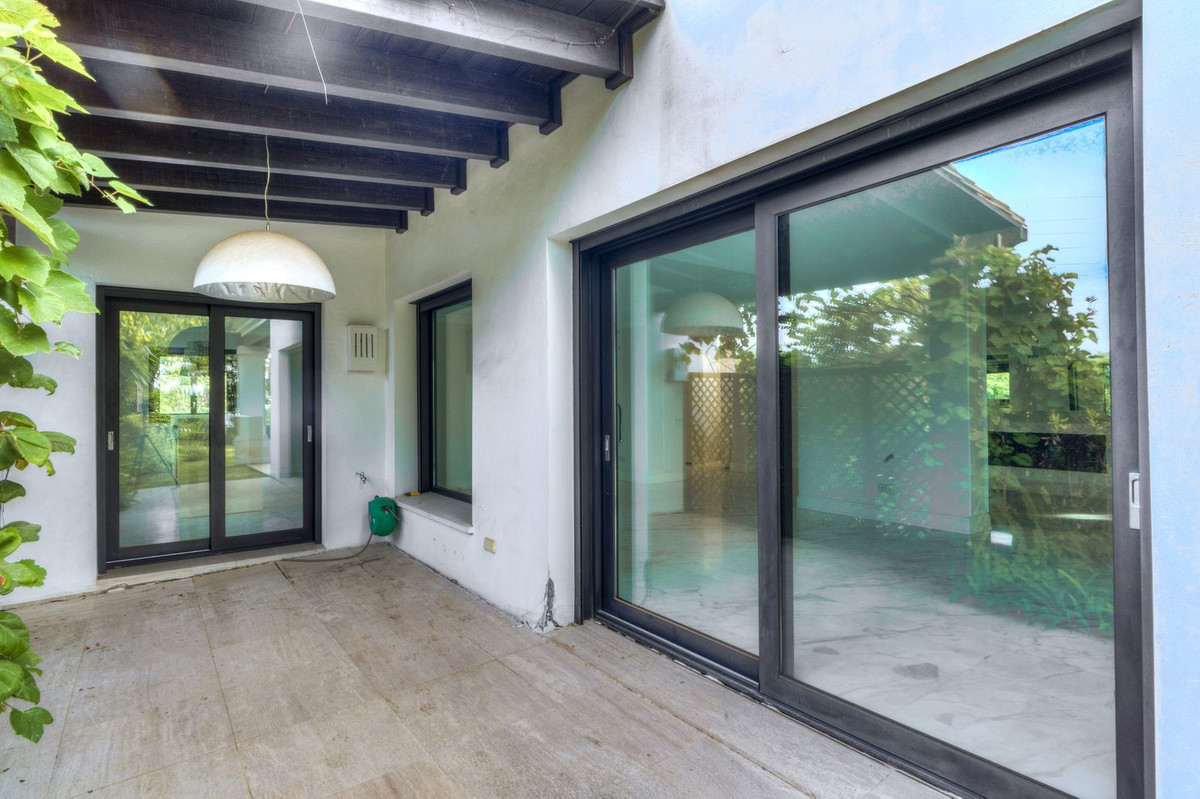 Se vende Villa - Chalet de 6 dormitorios en Costa Del Sol, Málaga, España