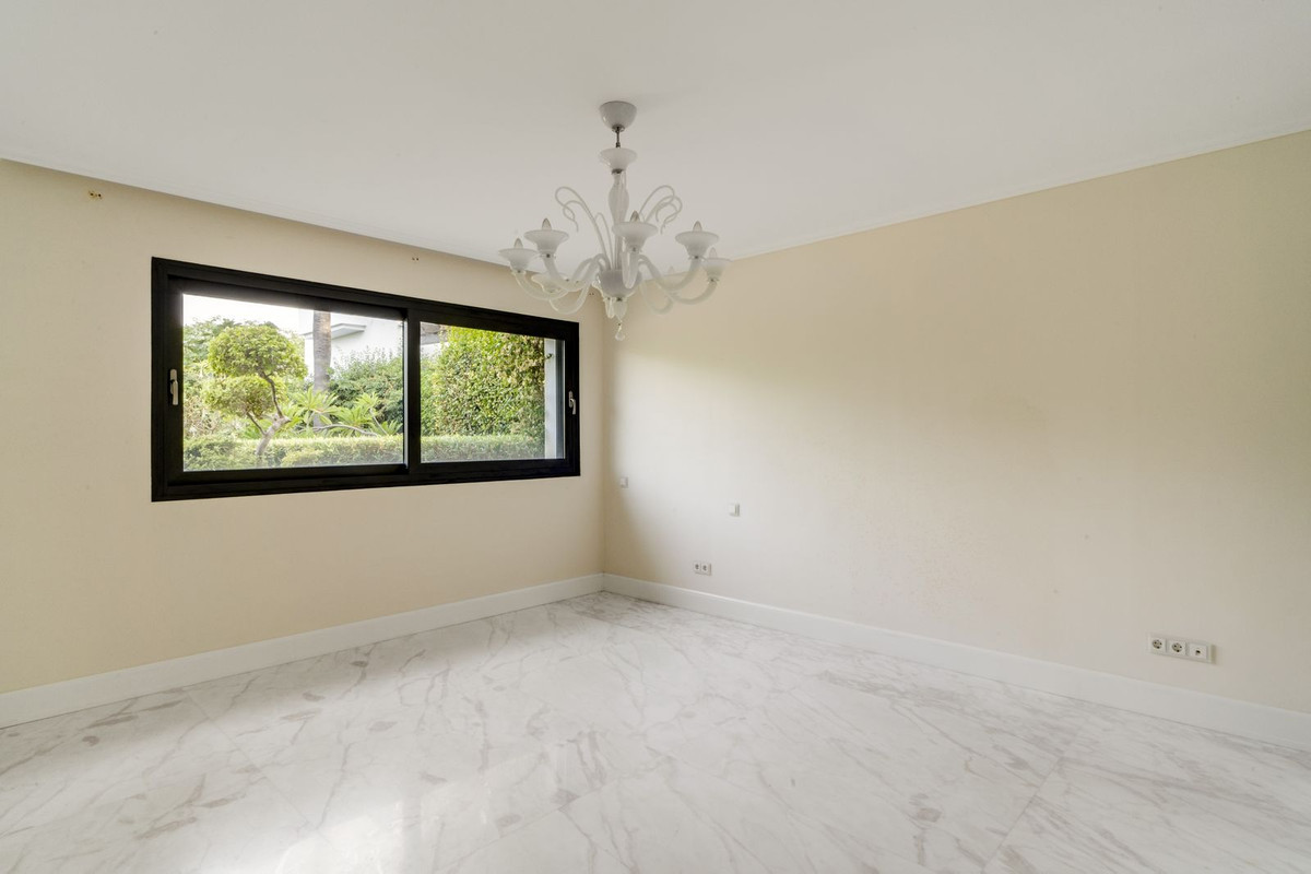 Se vende Villa - Chalet de 6 dormitorios en Costa Del Sol, Málaga, España