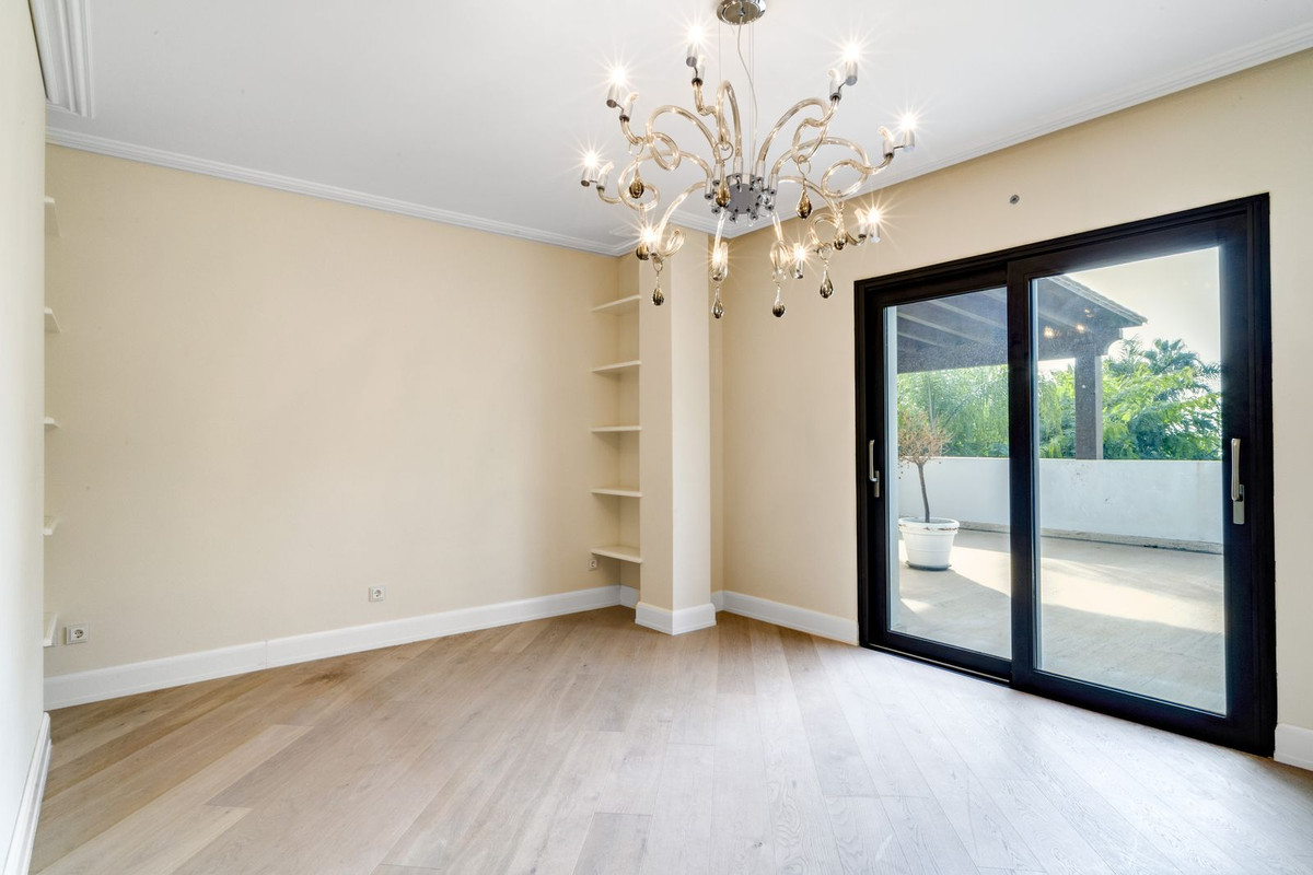 Se vende Villa - Chalet de 6 dormitorios en Costa Del Sol, Málaga, España