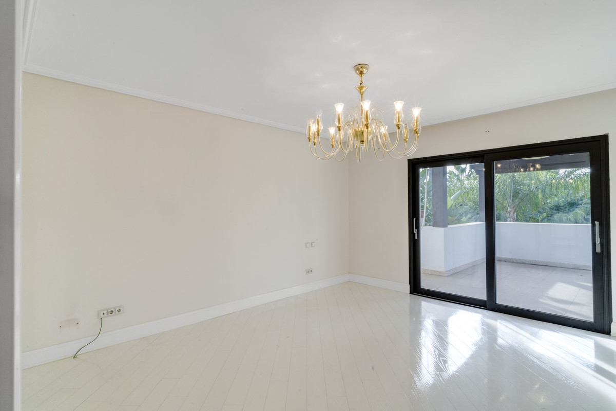 Se vende Villa - Chalet de 6 dormitorios en Costa Del Sol, Málaga, España