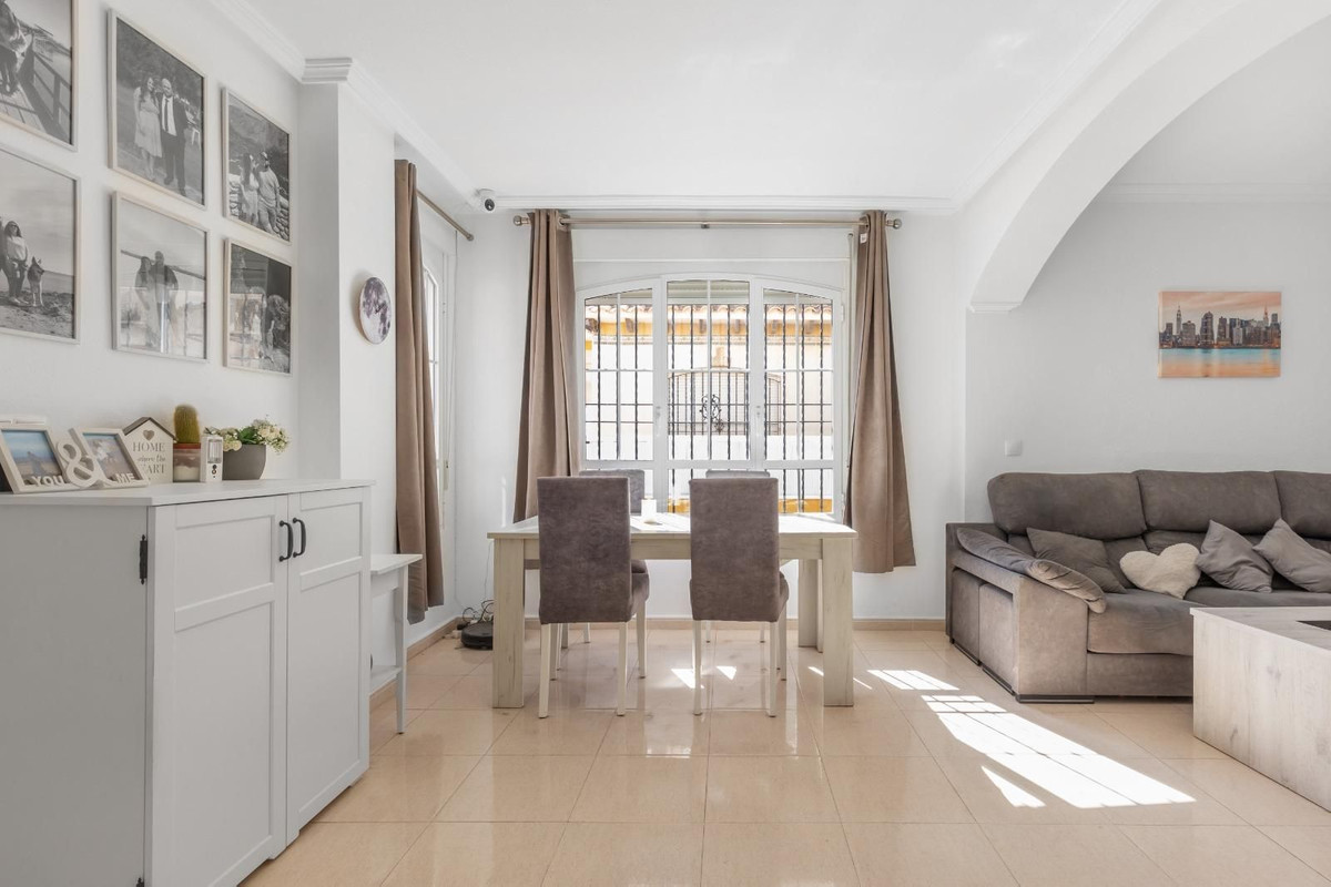 Se vende Pareada de 2 dormitorios en Costa Blanca, Alicante, España