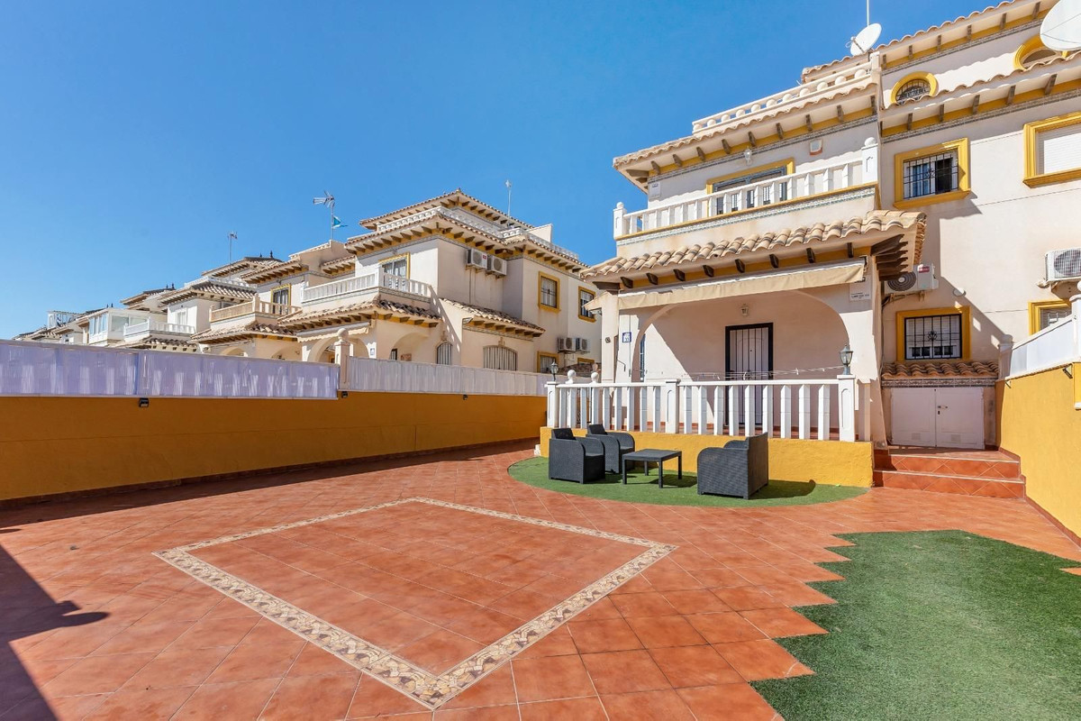 Se vende Pareada de 2 dormitorios en Costa Blanca, Alicante, España