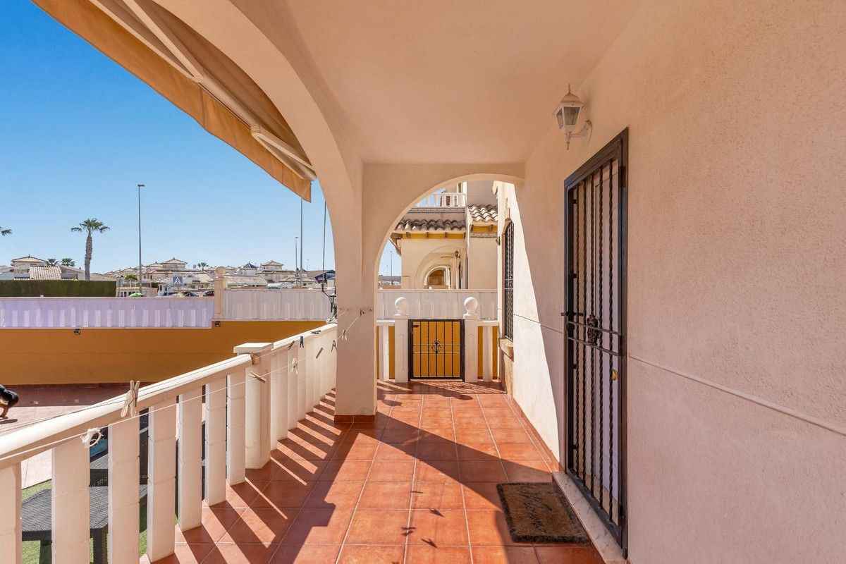 Se vende Pareada de 2 dormitorios en Costa Blanca, Alicante, España