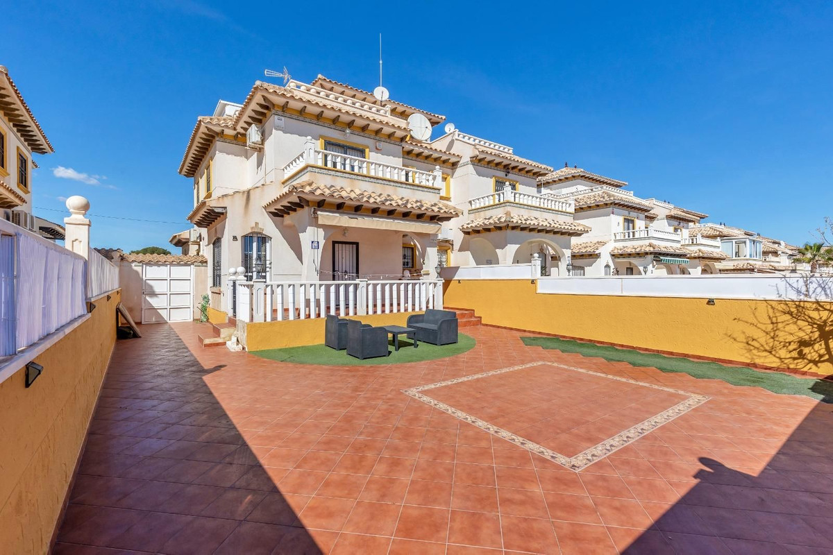 Se vende Pareada de 2 dormitorios en Costa Blanca, Alicante, España