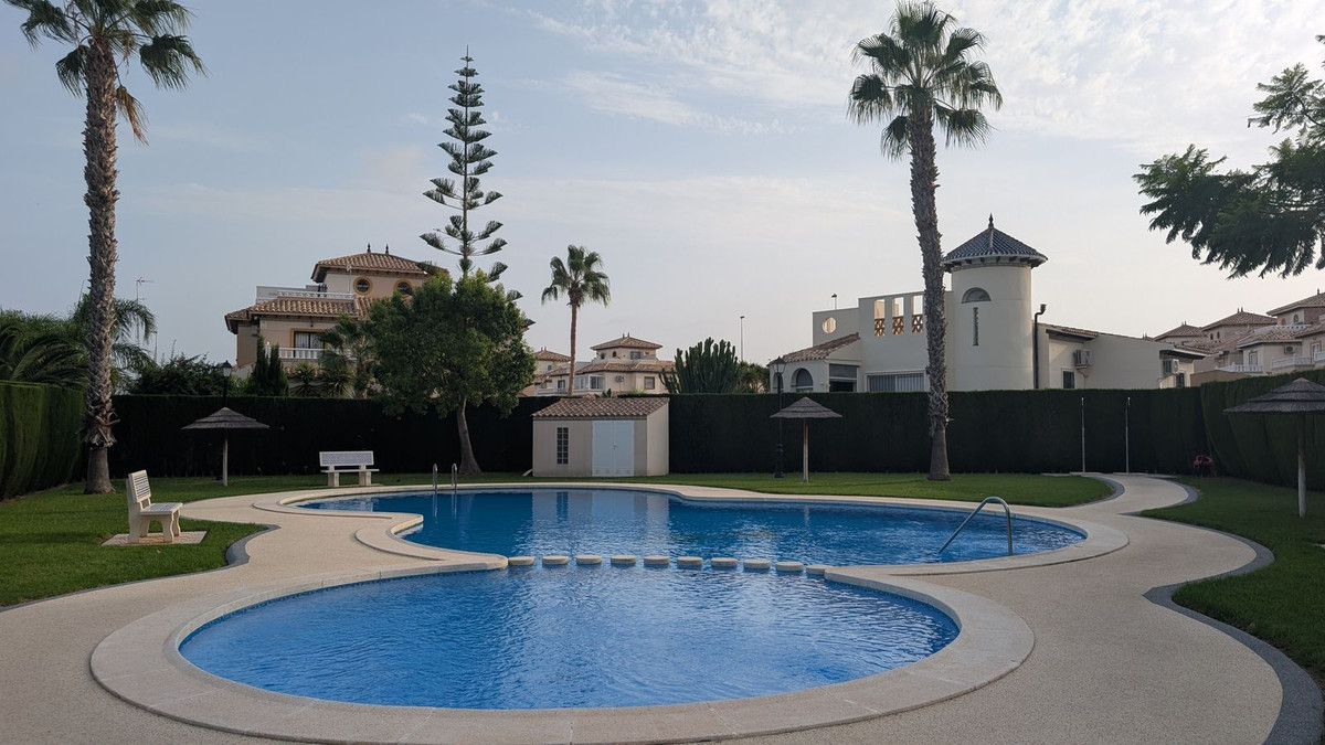 Se vende Pareada de 2 dormitorios en Costa Blanca, Alicante, España