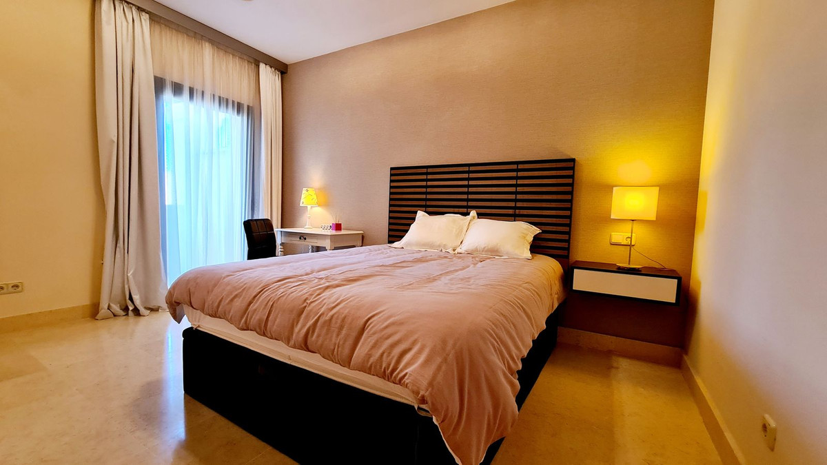 Se vende Apartamento Planta Media de 2 dormitorios en Costa Del Sol, Málaga, España