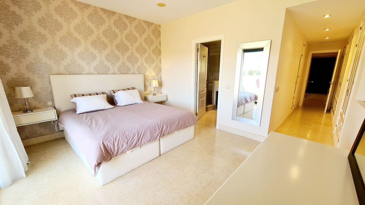 Se vende Apartamento Planta Media de 2 dormitorios en Costa Del Sol, Málaga, España