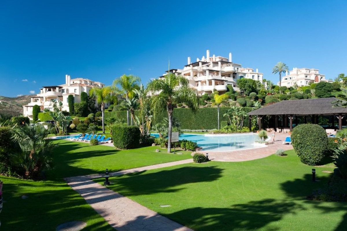 Se vende Apartamento Planta Media de 2 dormitorios en Costa Del Sol, Málaga, España