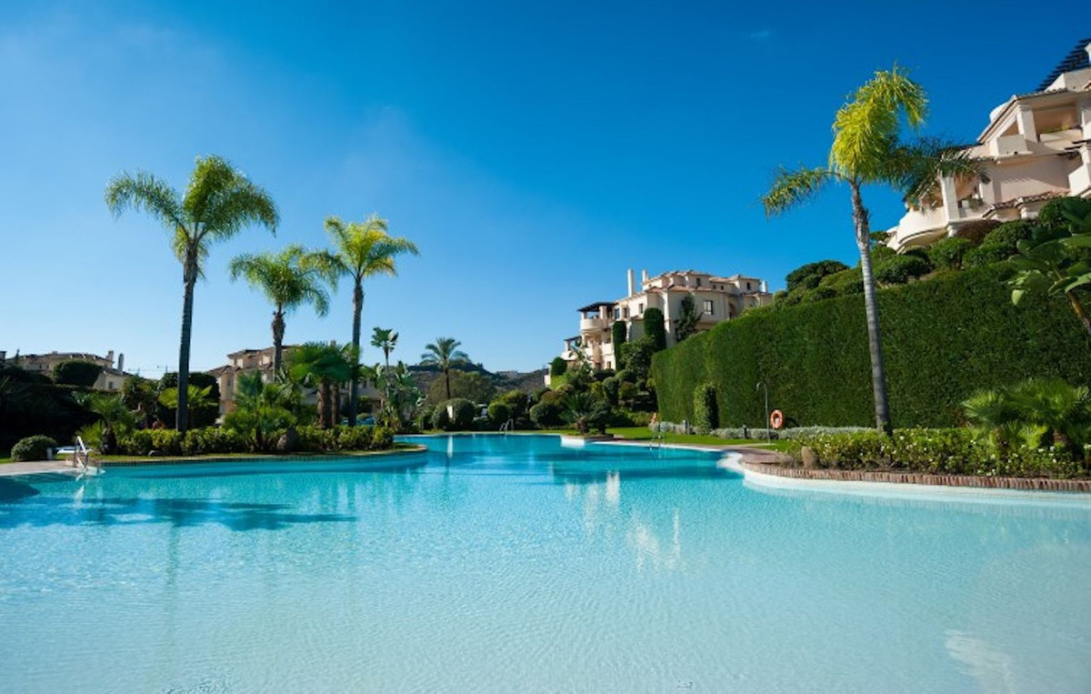 Se vende Apartamento Planta Media de 2 dormitorios en Costa Del Sol, Málaga, España