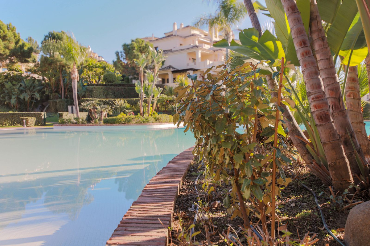 Se vende Apartamento Planta Media de 2 dormitorios en Costa Del Sol, Málaga, España