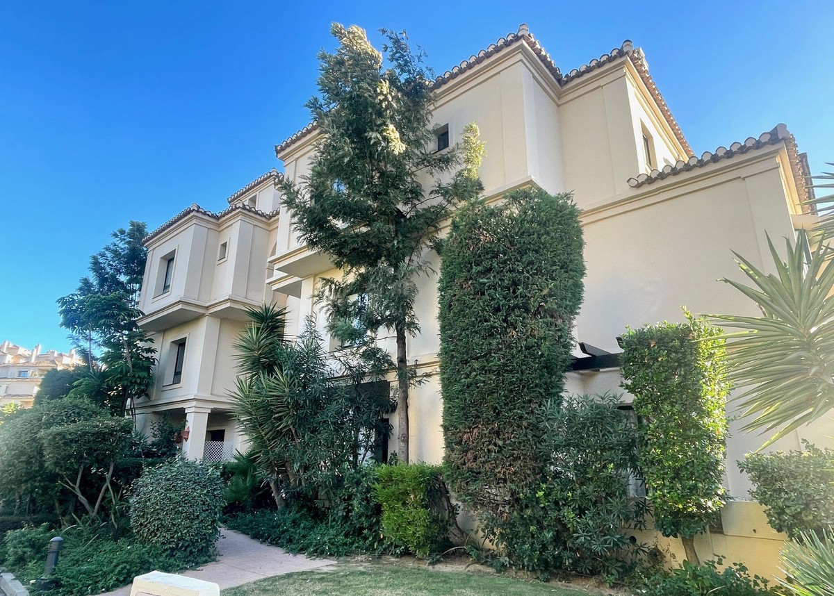 Se vende Apartamento Planta Media de 2 dormitorios en Costa Del Sol, Málaga, España