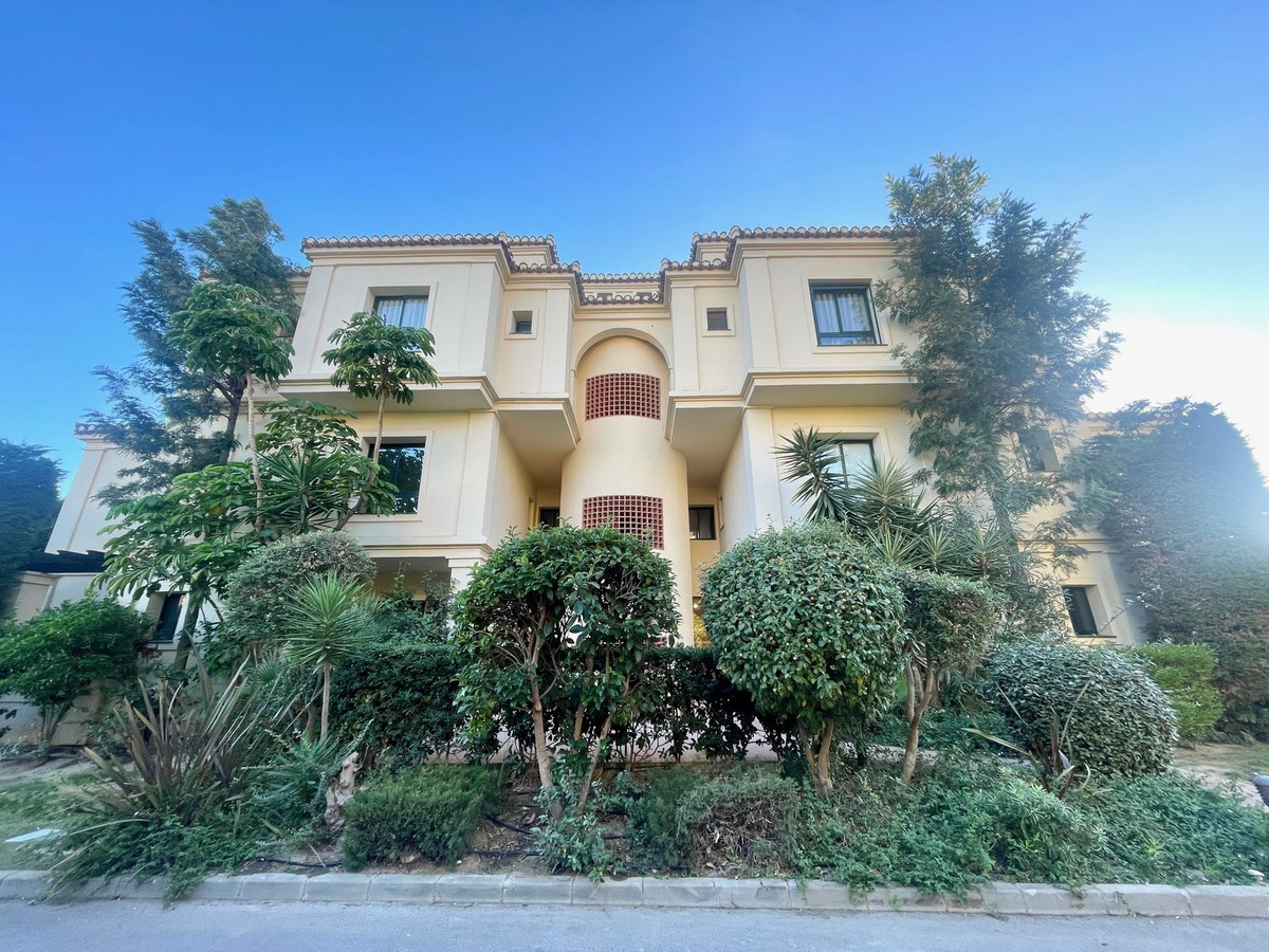 Se vende Apartamento Planta Media de 2 dormitorios en Costa Del Sol, Málaga, España