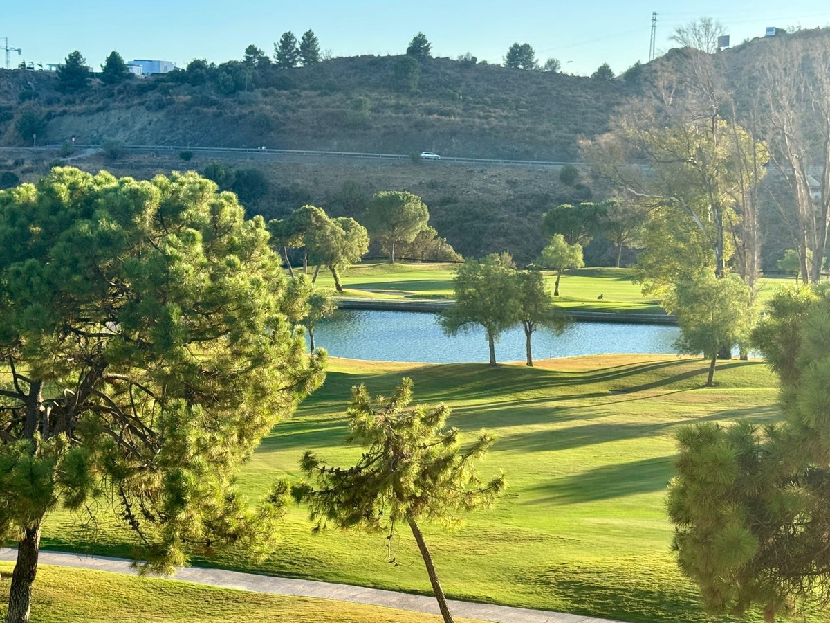 Se vende Apartamento Planta Media de 2 dormitorios en Costa Del Sol, Málaga, España