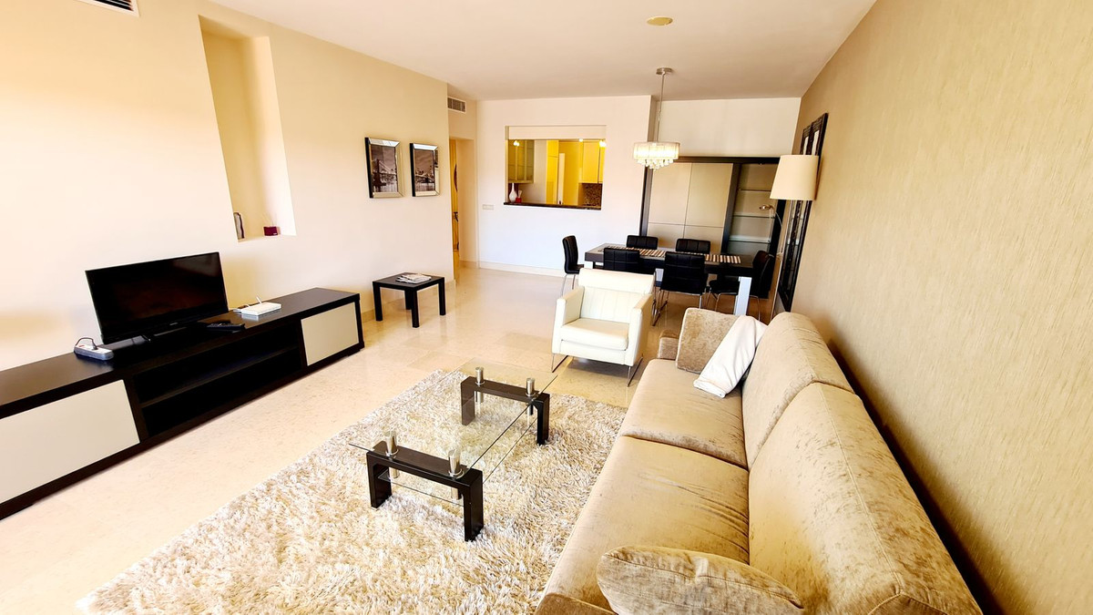 Se vende Apartamento Planta Media de 2 dormitorios en Costa Del Sol, Málaga, España