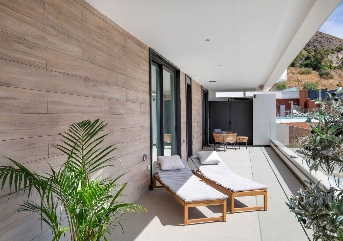 3 Bed Apartment for sale in Higueron Costa Del Sol, Málaga, Spain