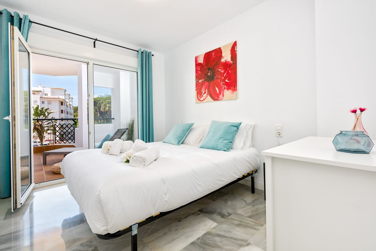 2 Bed Apartment for sale in Calahonda Costa Del Sol, Málaga, Spain