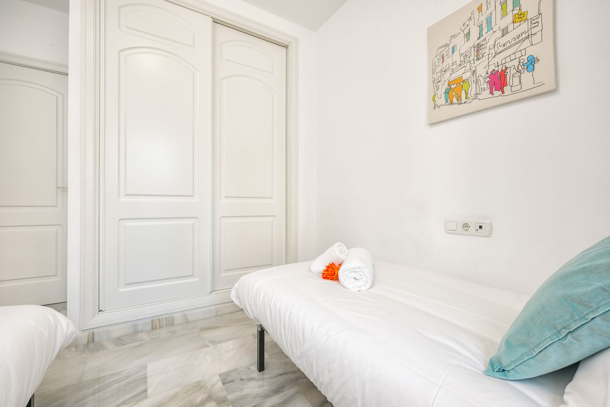 2 Bed Apartment for sale in Calahonda Costa Del Sol, Málaga, Spain