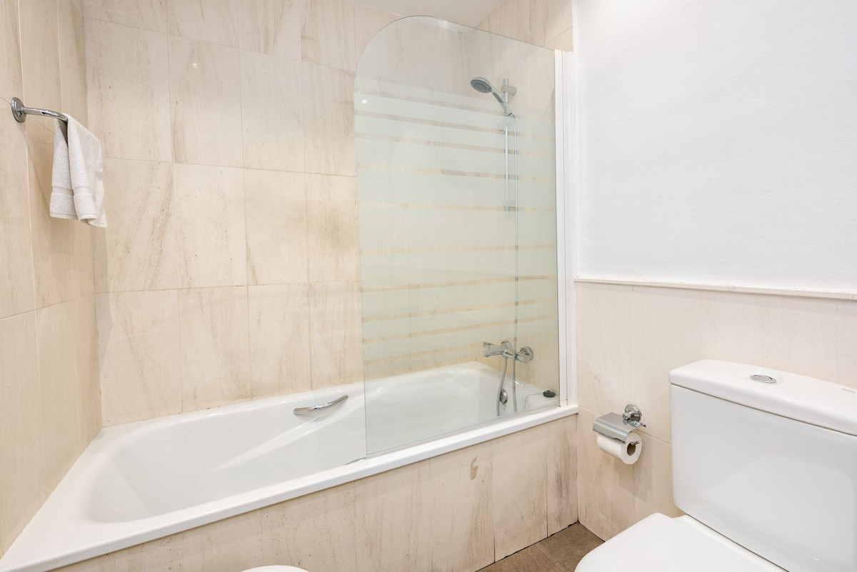 2 Bed Apartment for sale in Calahonda Costa Del Sol, Málaga, Spain