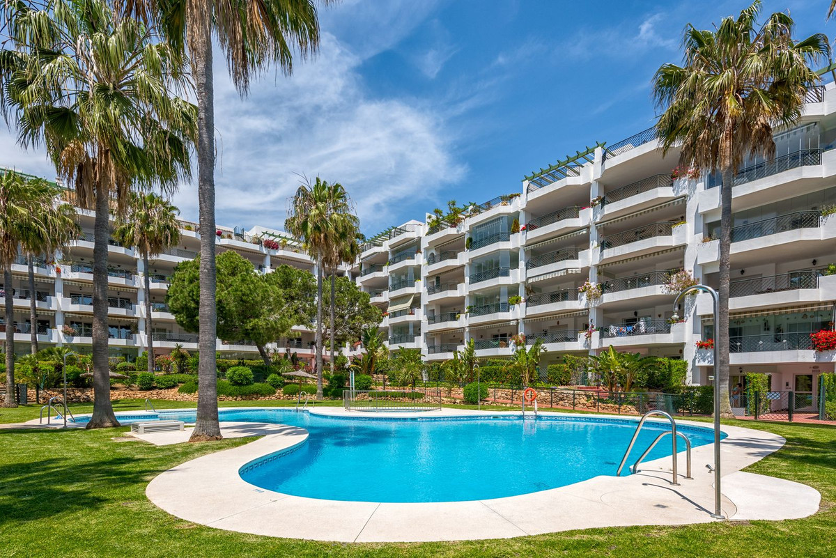 2 Bed Apartment for sale in Calahonda Costa Del Sol, Málaga, Spain