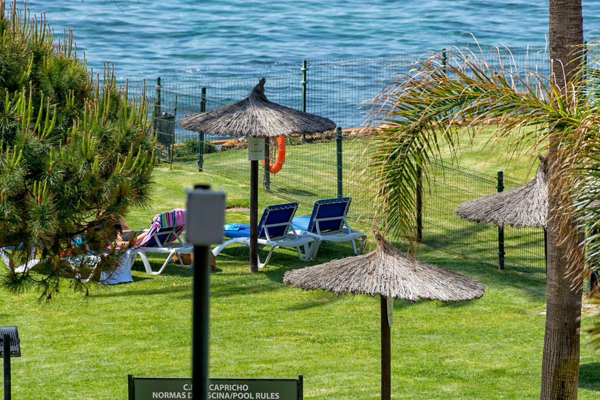 2 Bed Apartment for sale in Calahonda Costa Del Sol, Málaga, Spain