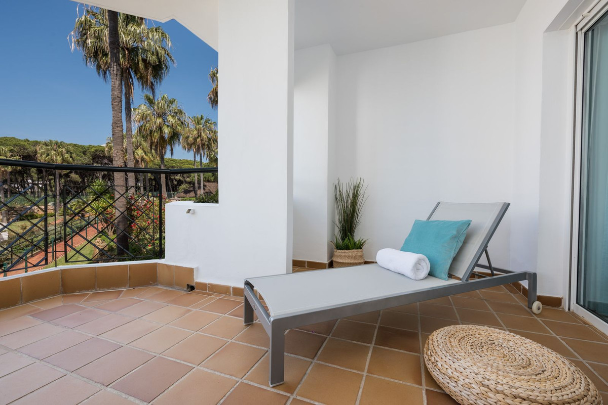 2 Bed Apartment for sale in Calahonda Costa Del Sol, Málaga, Spain