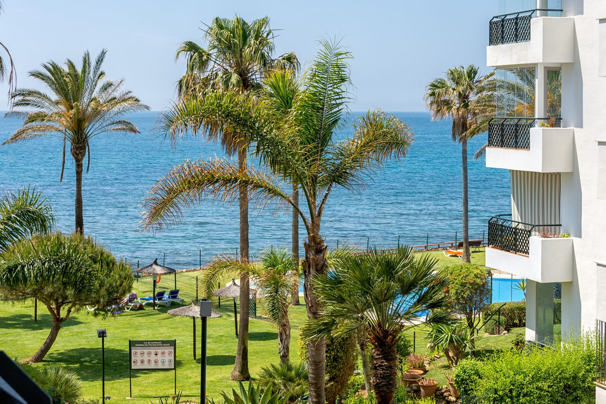 2 Bed Apartment for sale in Calahonda Costa Del Sol, Málaga, Spain