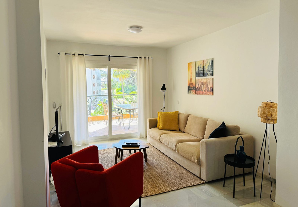 2 Bed Apartment for sale in Calahonda Costa Del Sol, Málaga, Spain