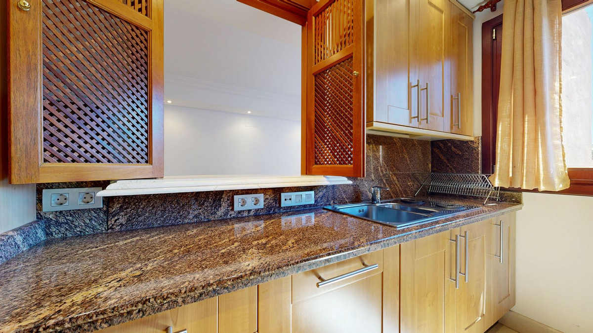 2 Bed Apartment for sale in Estepona Costa Del Sol, Málaga, Spain