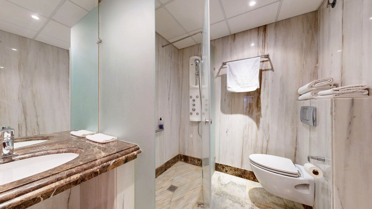 2 Bed Apartment for sale in Estepona Costa Del Sol, Málaga, Spain