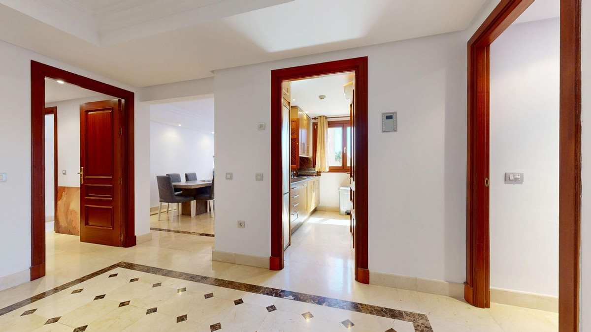 2 Bed Apartment for sale in Estepona Costa Del Sol, Málaga, Spain