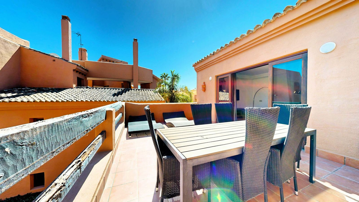 2 Bed Apartment for sale in Estepona Costa Del Sol, Málaga, Spain