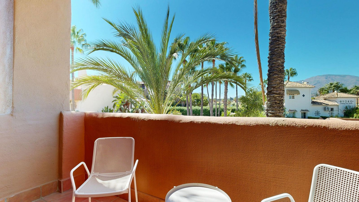 2 Bed Apartment for sale in Estepona Costa Del Sol, Málaga, Spain