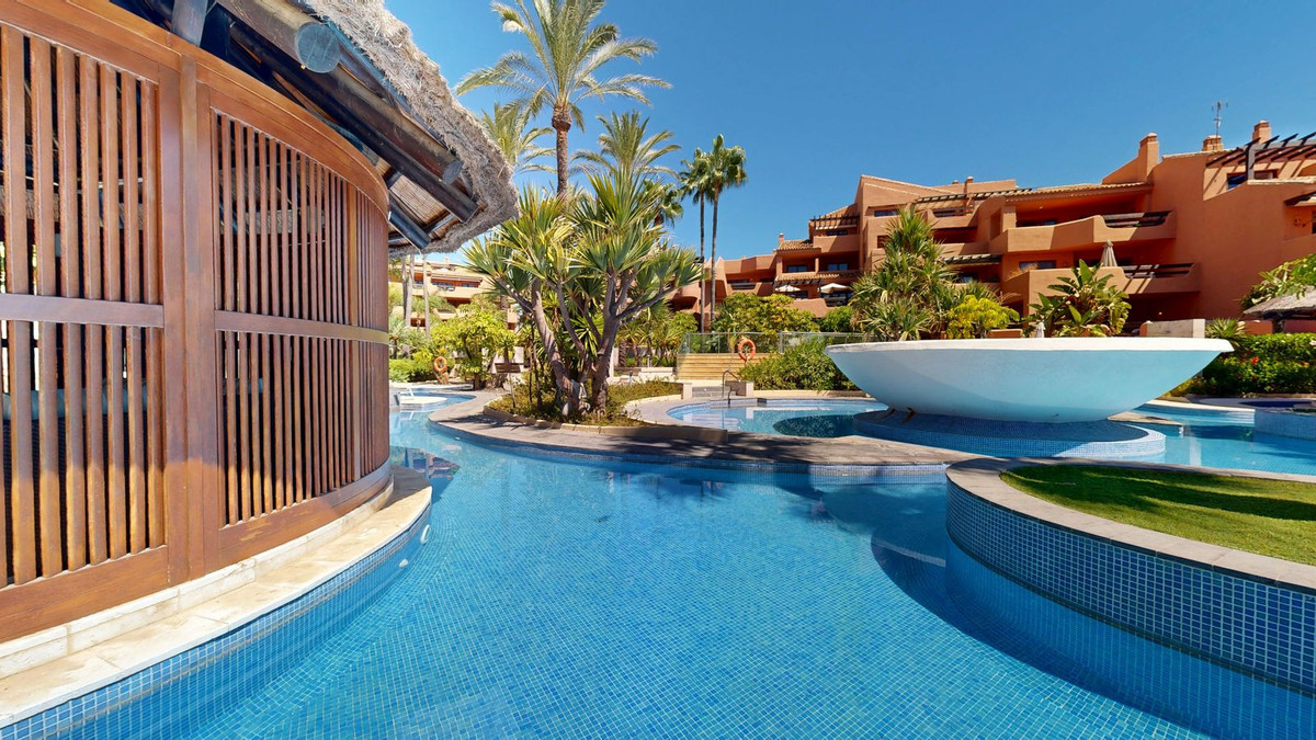 2 Bed Apartment for sale in Estepona Costa Del Sol, Málaga, Spain