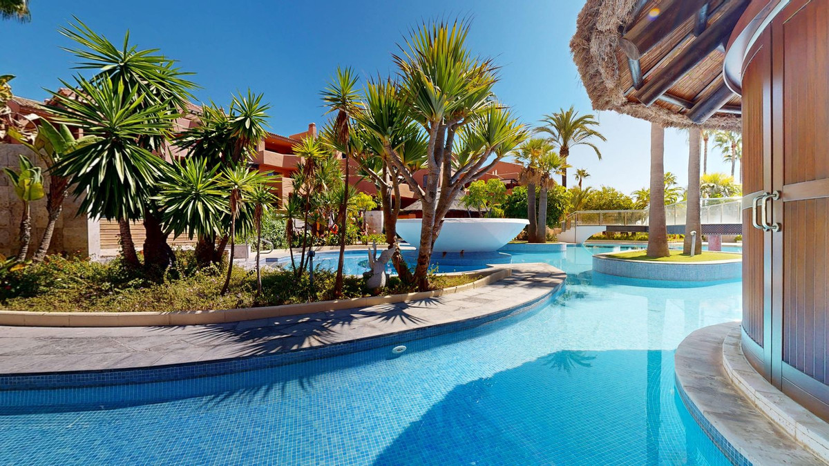 2 Bed Apartment for sale in Estepona Costa Del Sol, Málaga, Spain