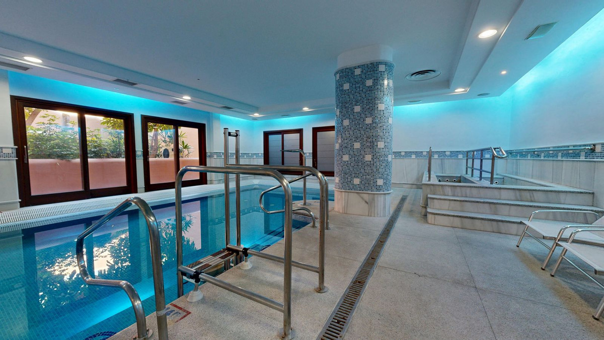 2 Bed Apartment for sale in Estepona Costa Del Sol, Málaga, Spain