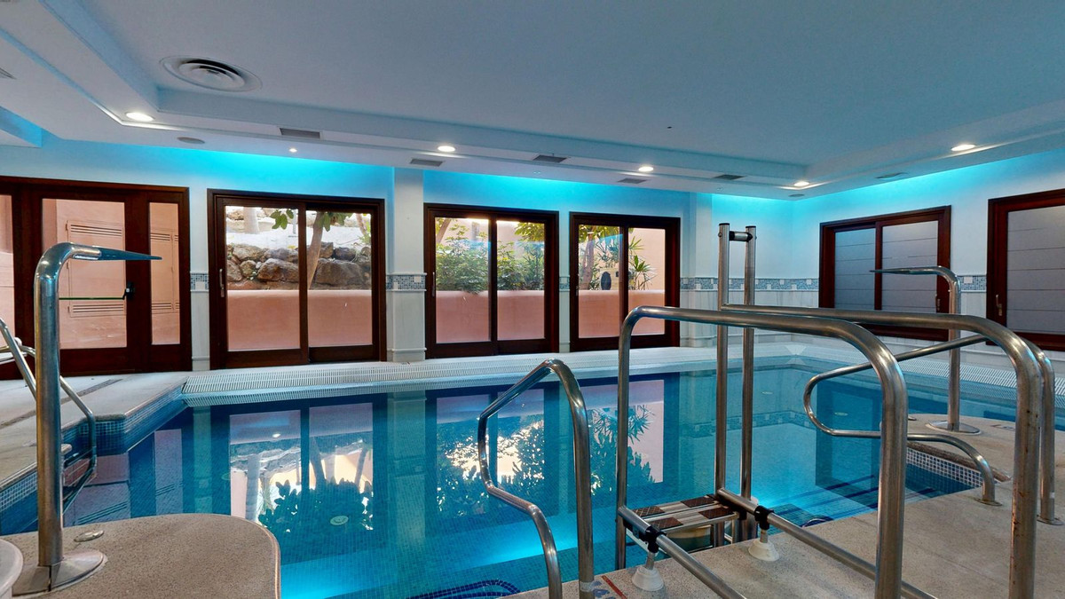 2 Bed Apartment for sale in Estepona Costa Del Sol, Málaga, Spain