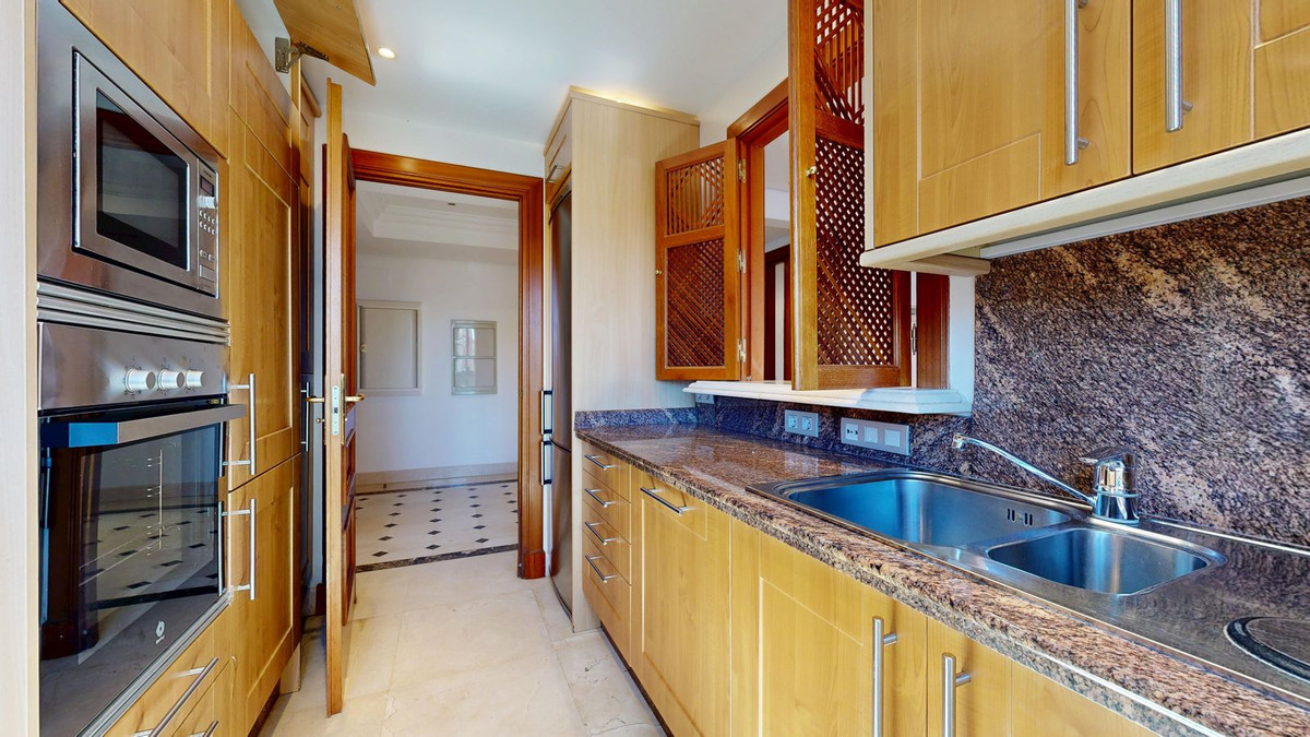 2 Bed Apartment for sale in Estepona Costa Del Sol, Málaga, Spain