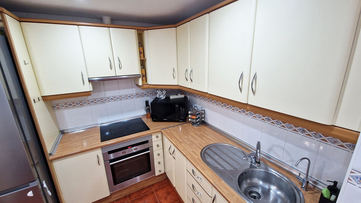 Se vende Apartamento Planta Media de 2 dormitorios en Costa Del Sol, Málaga, España