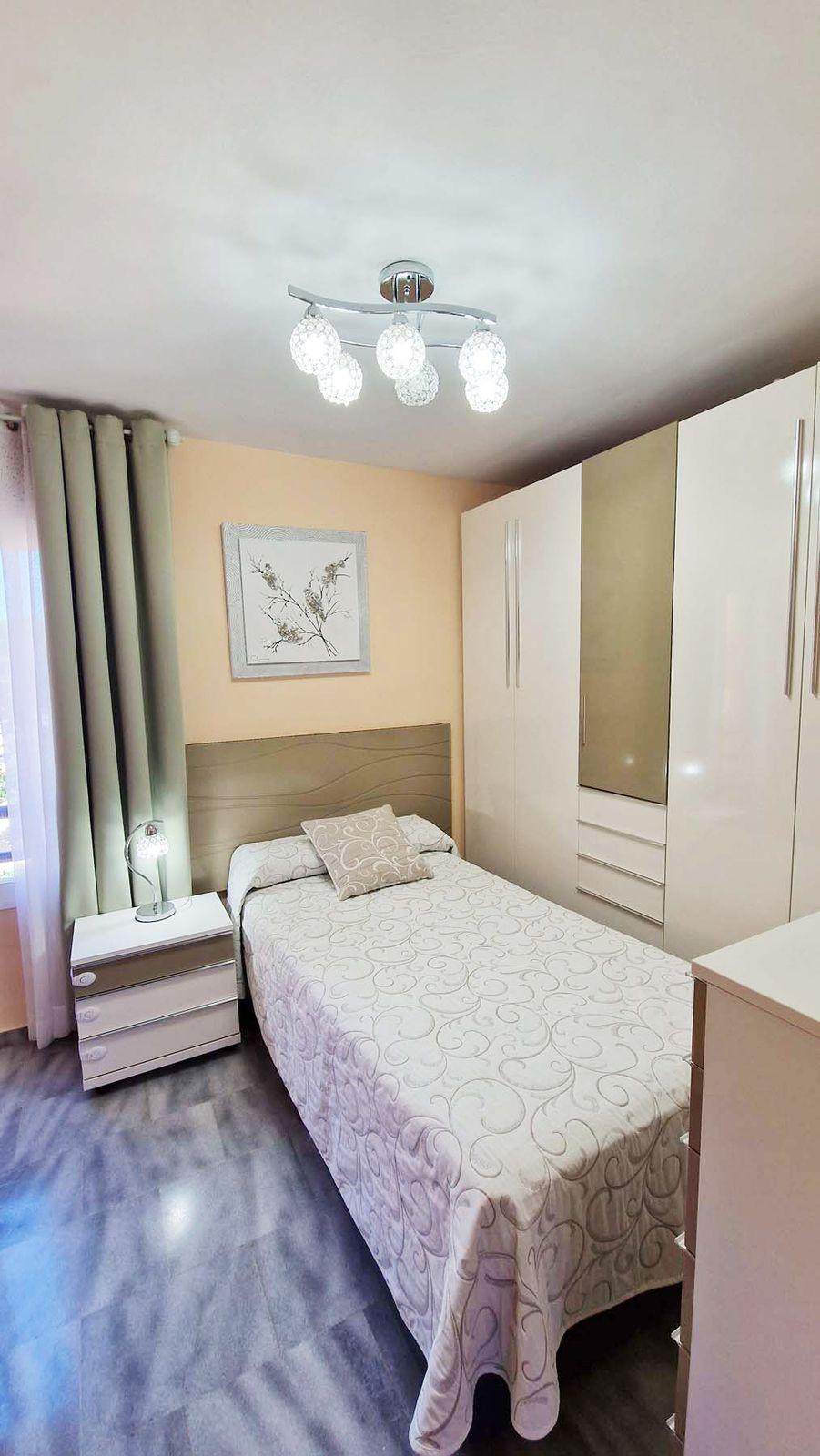 Se vende Apartamento Planta Media de 2 dormitorios en Costa Del Sol, Málaga, España