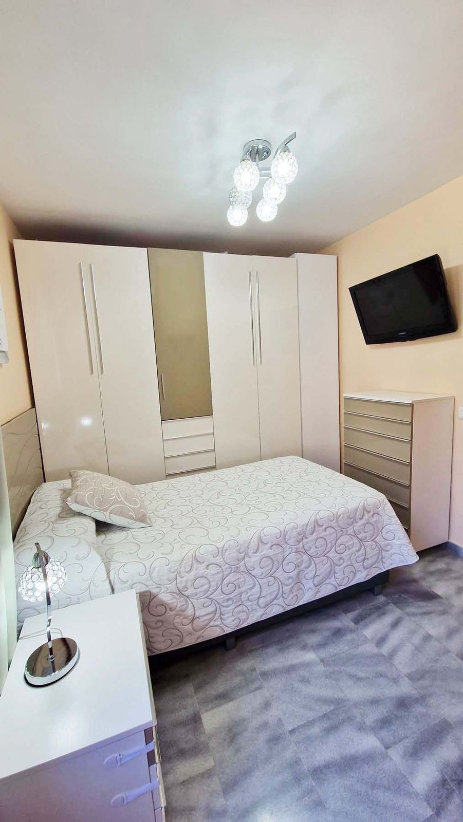 Se vende Apartamento Planta Media de 2 dormitorios en Costa Del Sol, Málaga, España