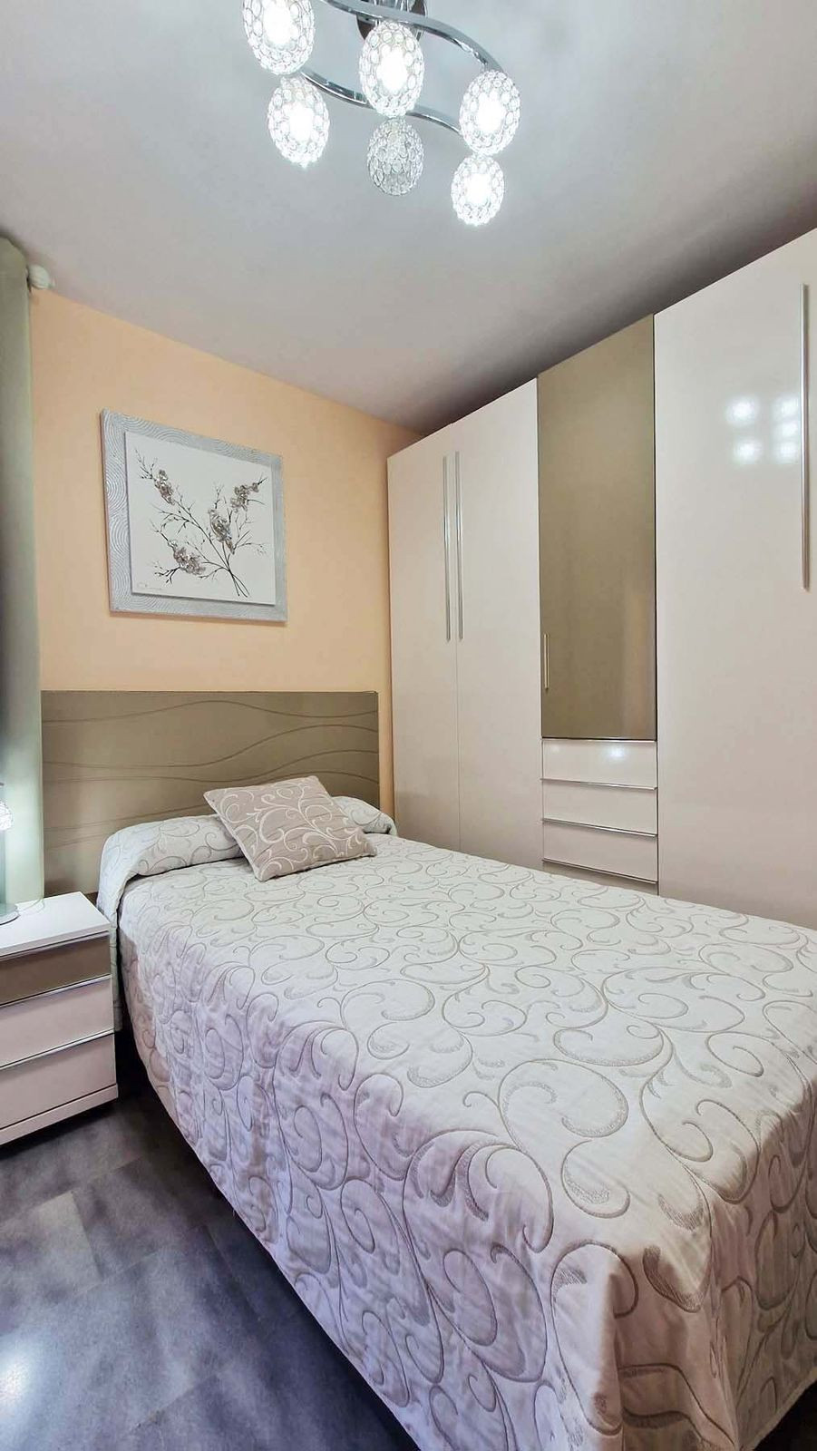 Se vende Apartamento Planta Media de 2 dormitorios en Costa Del Sol, Málaga, España