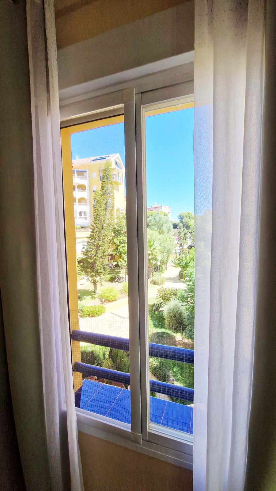 Se vende Apartamento Planta Media de 2 dormitorios en Costa Del Sol, Málaga, España