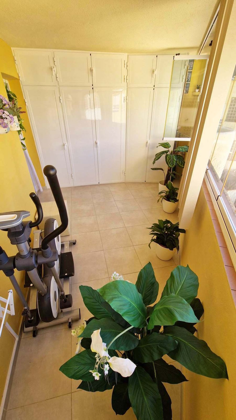 Se vende Apartamento Planta Media de 2 dormitorios en Costa Del Sol, Málaga, España