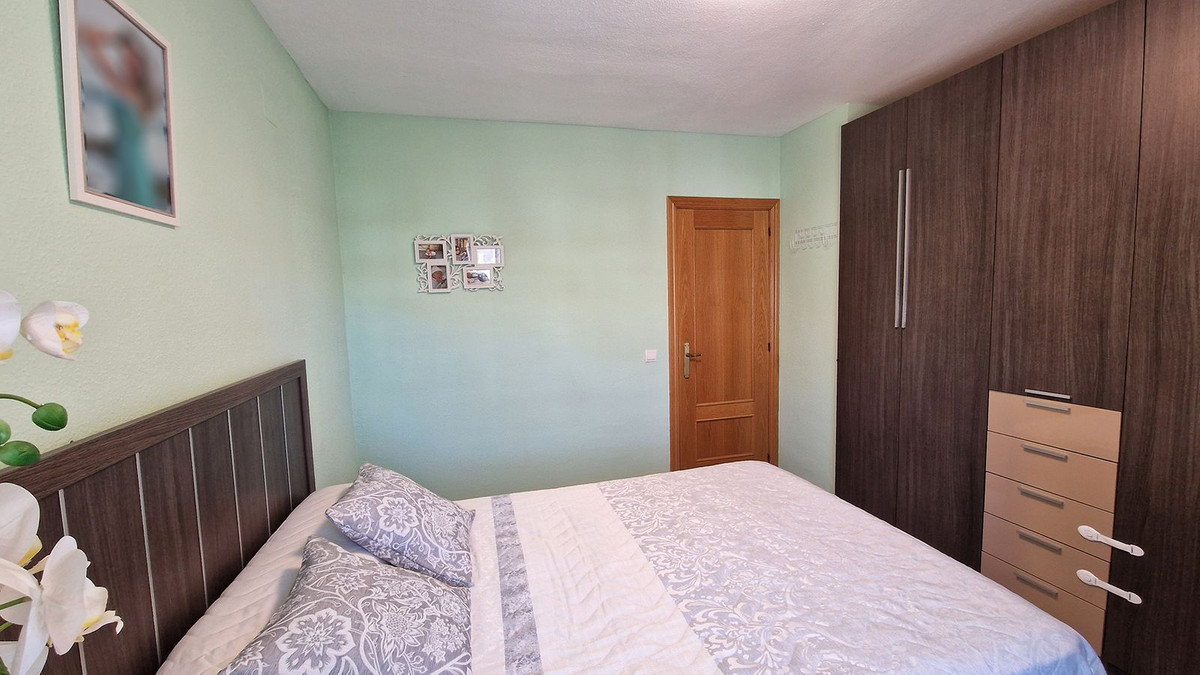 Se vende Apartamento Planta Media de 2 dormitorios en Costa Del Sol, Málaga, España