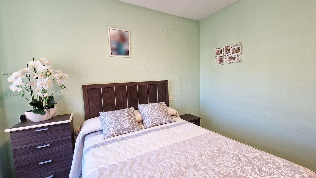 Se vende Apartamento Planta Media de 2 dormitorios en Costa Del Sol, Málaga, España